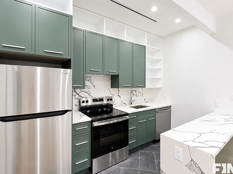 382 Chauncey St #2F — Photo 3