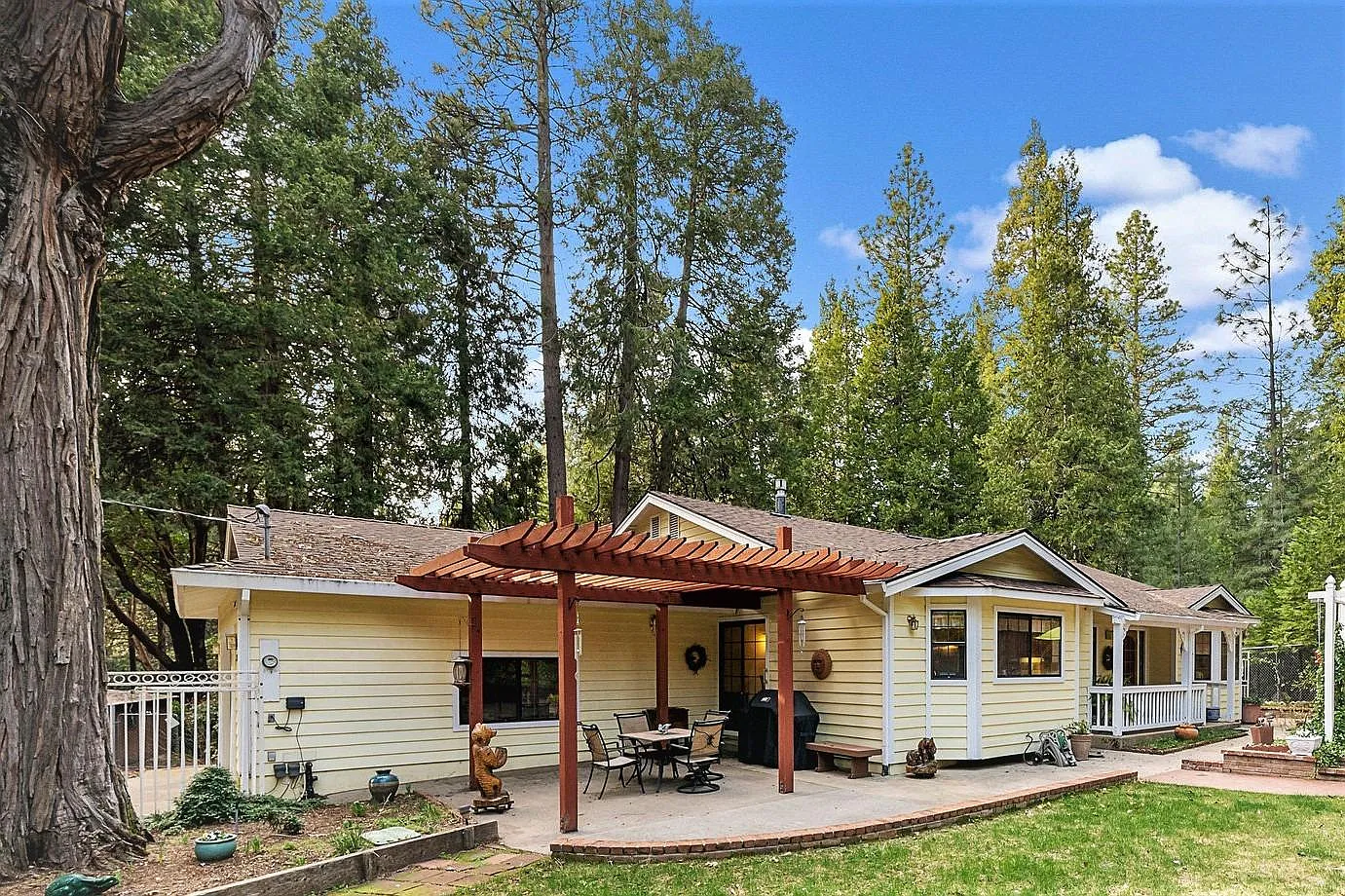 26725 Sugar Pine Dr photo 1