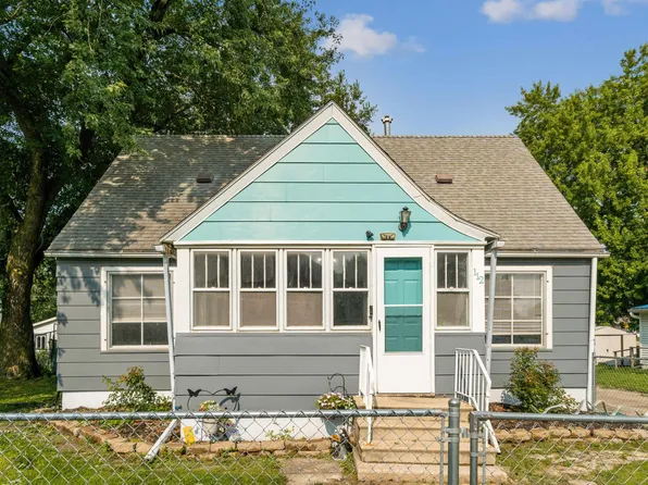 112 Madison St N, Hazleton, IA 50641