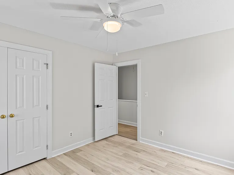 623 Elmwood Ct — Photo 31
