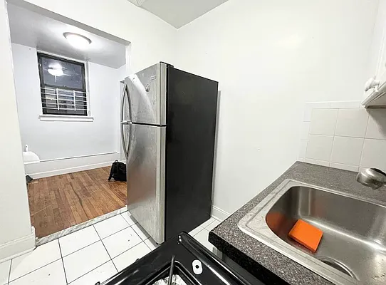 Rented by Premier One Realty LLC | media 9