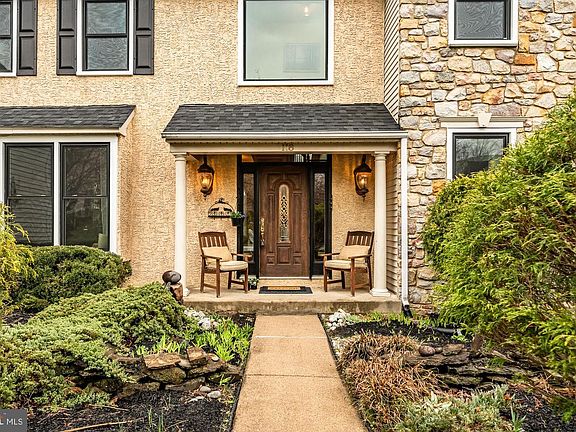 2nd image of 118 Davis Dr