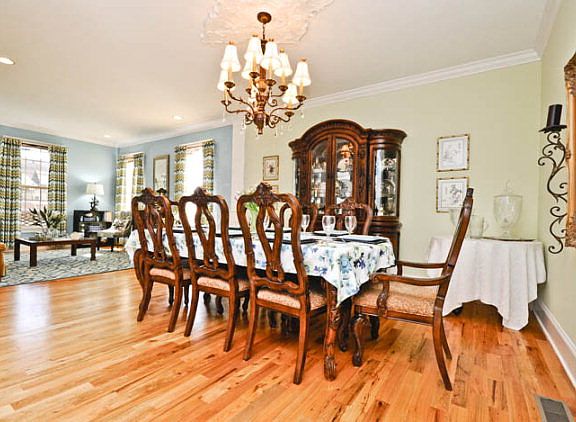 4th image of 413 River North Dr