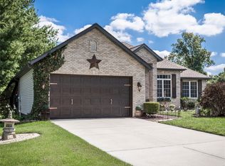 32 Oakside Dr, Collinsville, IL 62234