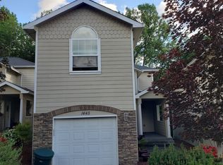 1445 NE Four Seasons Dr, Roseburg, OR 97470