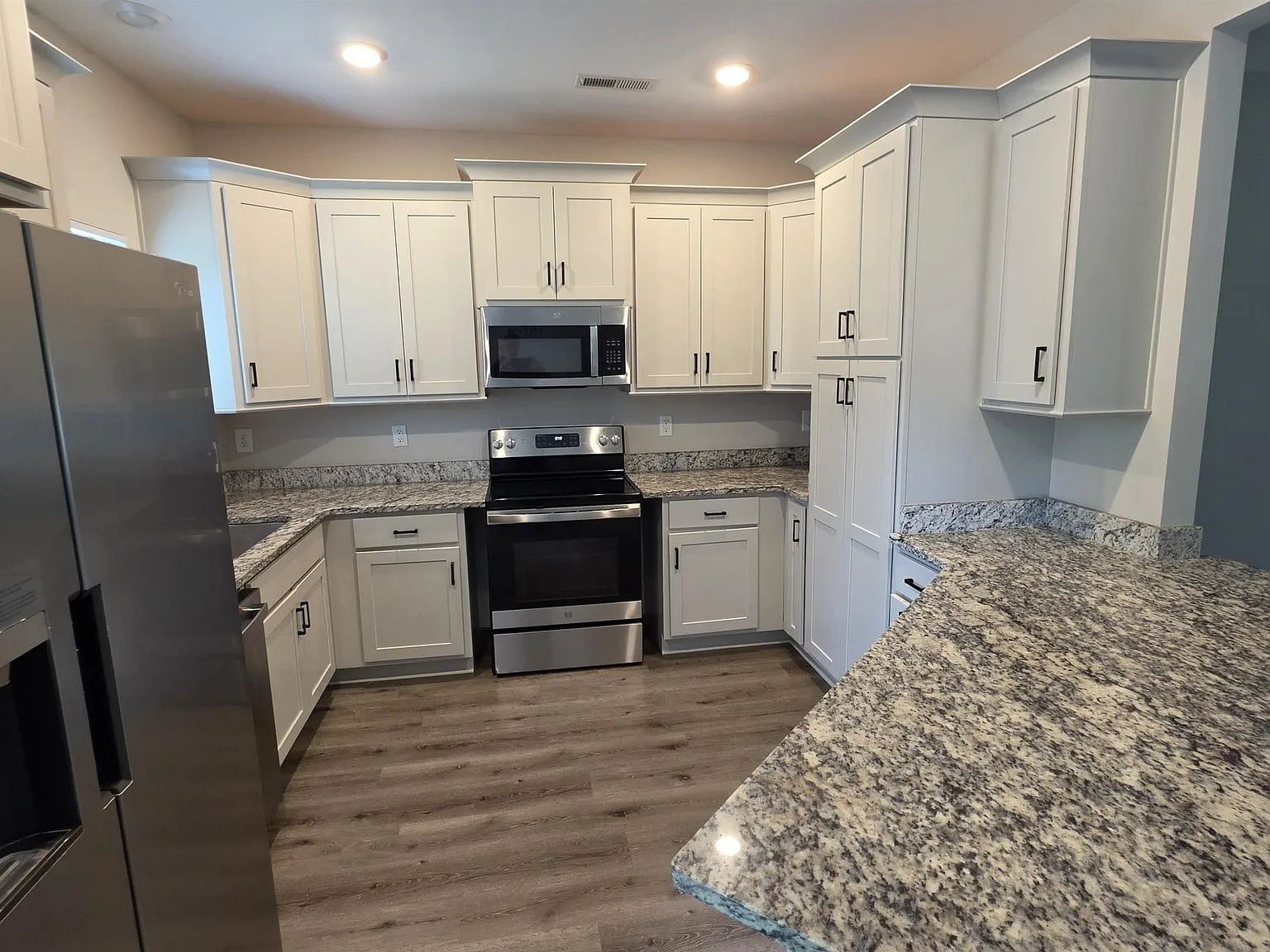 3 bed, 2.0 bath, $1,750 — Photo 4