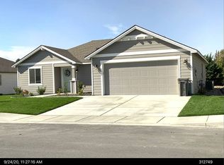 1112 S Blueberry Pl, Kennewick, WA 99338