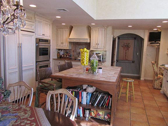 4th image of 18 Rose Ln