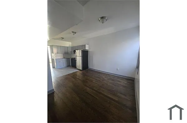 Building Photo - 31 S 12th St #2
