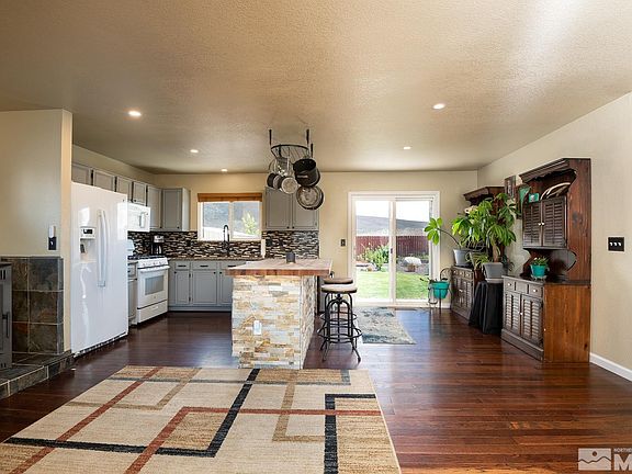 5th image of 1481 Mary Jo Dr