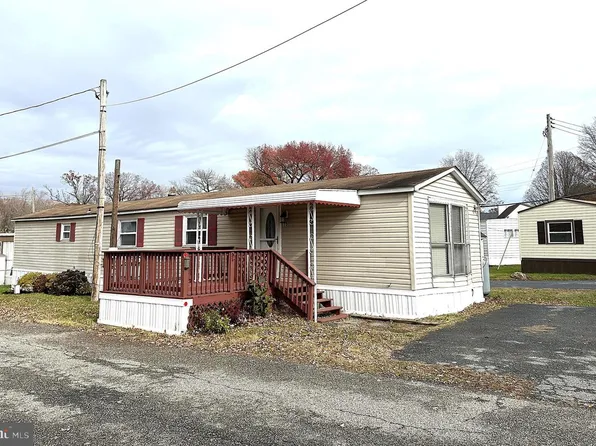 2400 Lincoln Ave Trailer 15, Sparrows Pt, MD 21219