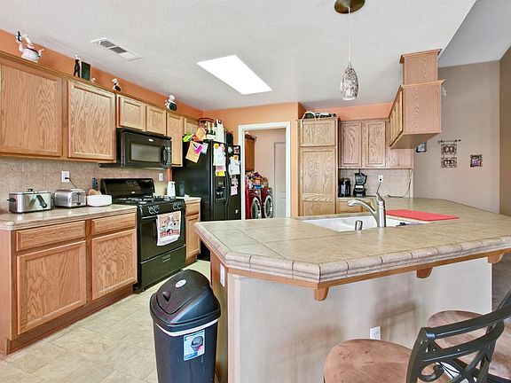 4th image of 1733 S Casablanca St