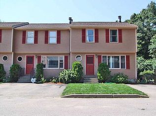 28 Harris Driftway St #28, Cranston, RI 02920