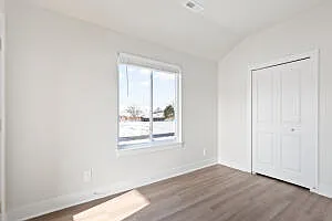 1215 Corporate Dr — Photo 10