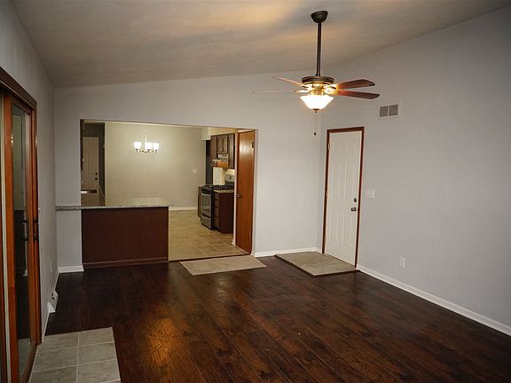 5th image of 3244 Shelburne Dr