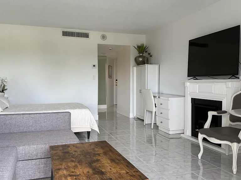 2600 N Flagler Dr #413 — Photo 6