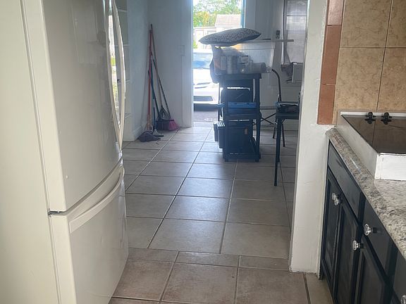 4th image of 122 NE 3rd Ave