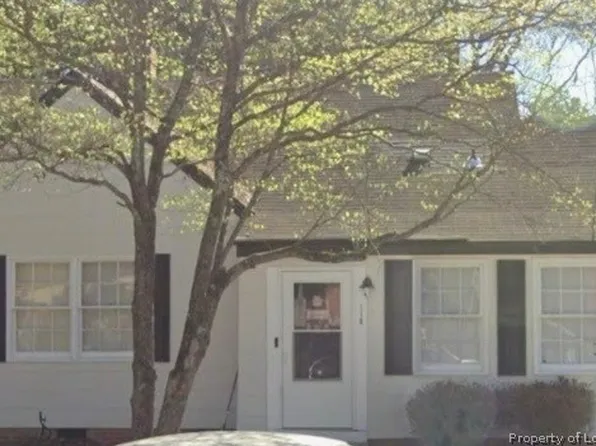 110 E McNeill Dr, Red Springs, NC 28377
