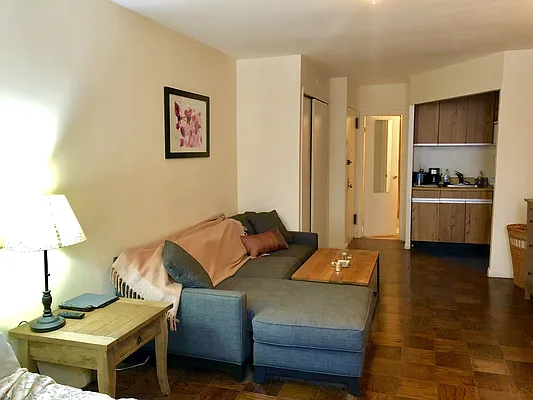 Rented by Compass | media 38