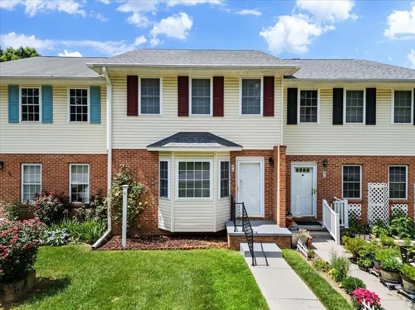 40 Justin Ln, Christiansburg, VA 24073