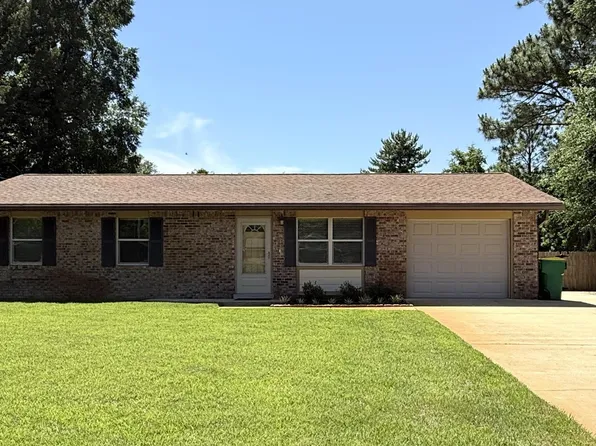 21 Mary Esther Dr, Mary Esther, FL 32569