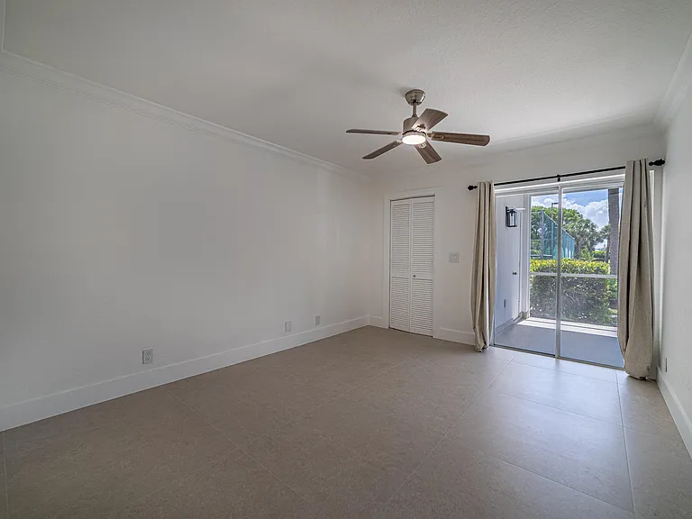 815 W Boynton Beach Blvd #12-106 — Photo 22