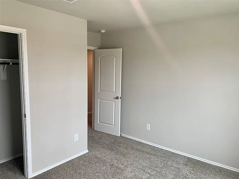 4227 Isoletta Ct — Photo 32