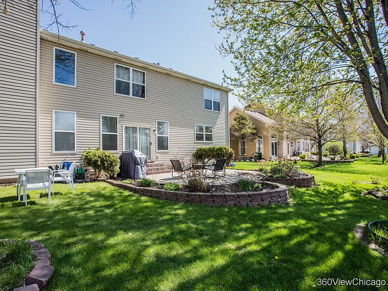2070 Morningview Dr — Photo 28