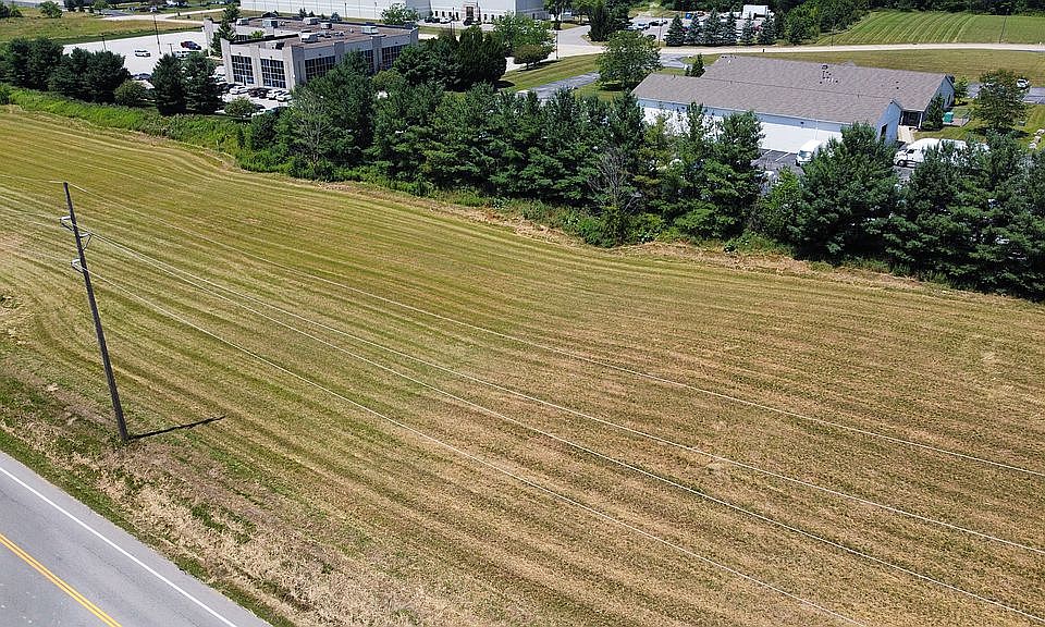 1st image of 145 W Greenwich Rd