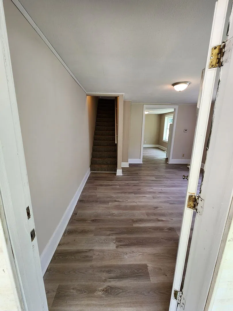 Spacious 3-Bedroom, 1-Bathroom Home Available Now!! — Photo 4
