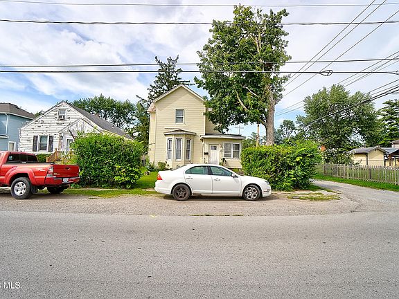 2nd image of 118 Monroe Ave