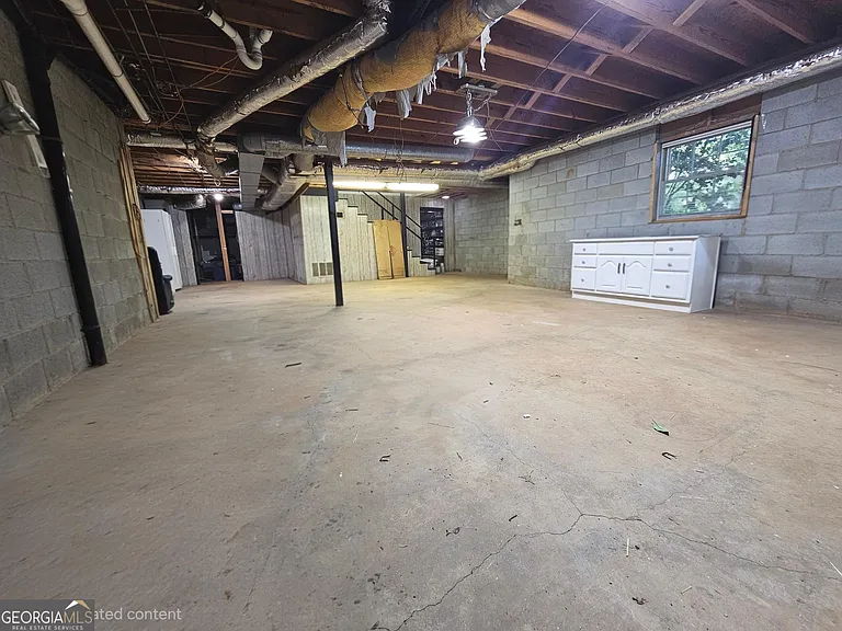 615 Kings Rd — Photo 29