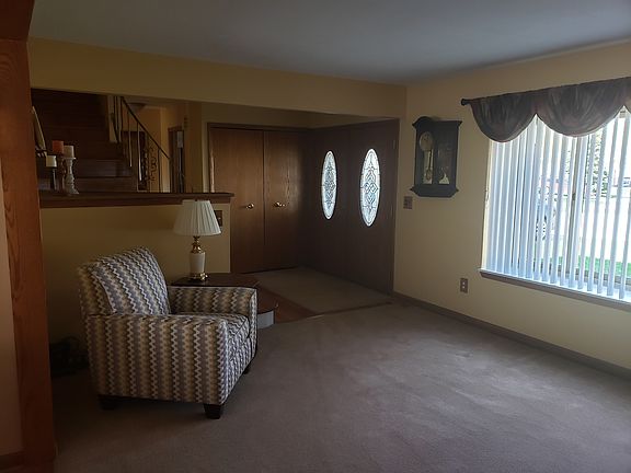 2nd image of 6002 Willow Creek Dr