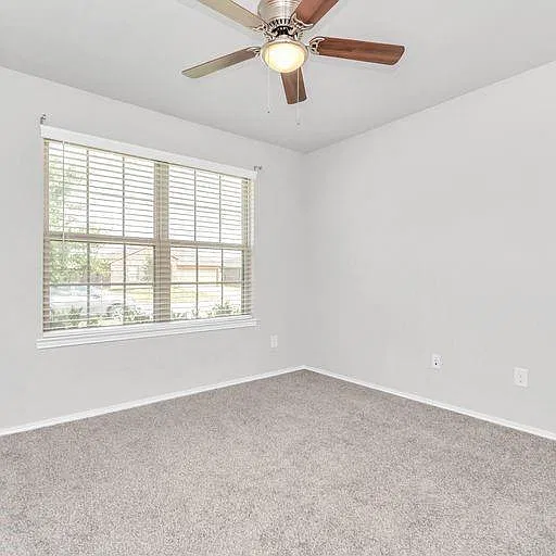 3 bed, 2.0 bath, 1807 sqft, $2,195 — Photo 4
