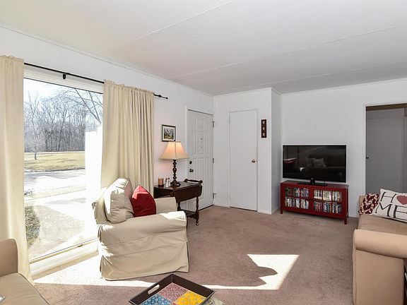 3rd image of 9236 W Park Hill Ave