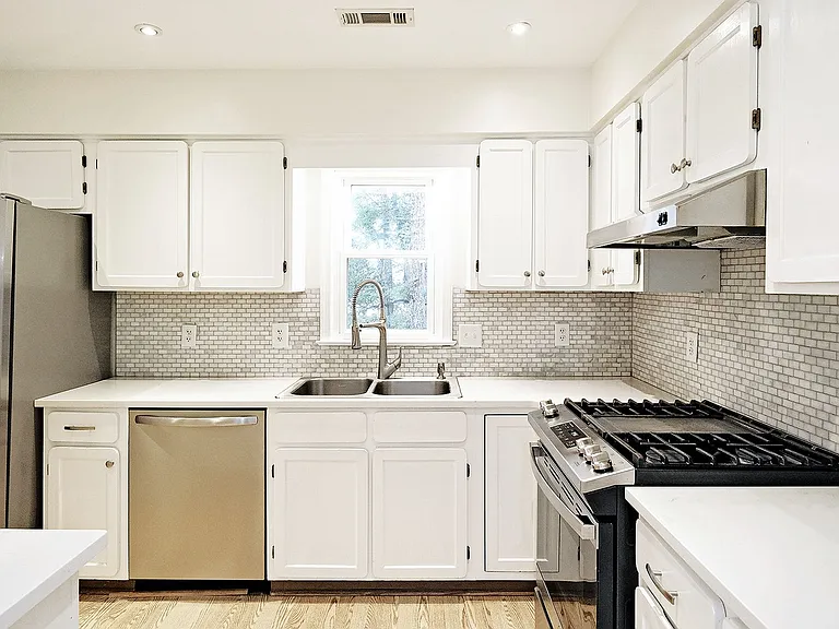 430 Wynridge Dr — Photo 6