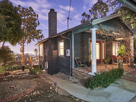 2nd image of 1911 Cerro Gordo St