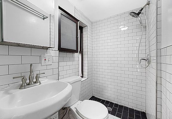 5th image of 207 Madison St APT 21