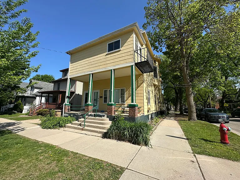 1202 Chandler St. — Photo 1