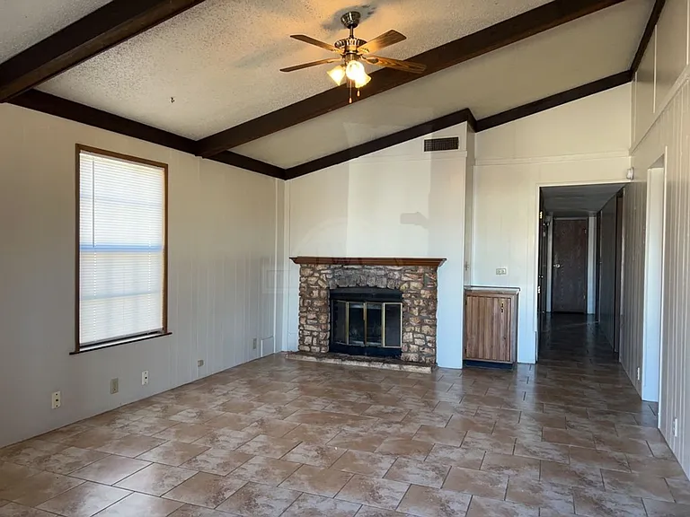 3104 Julie Ln — Photo 2