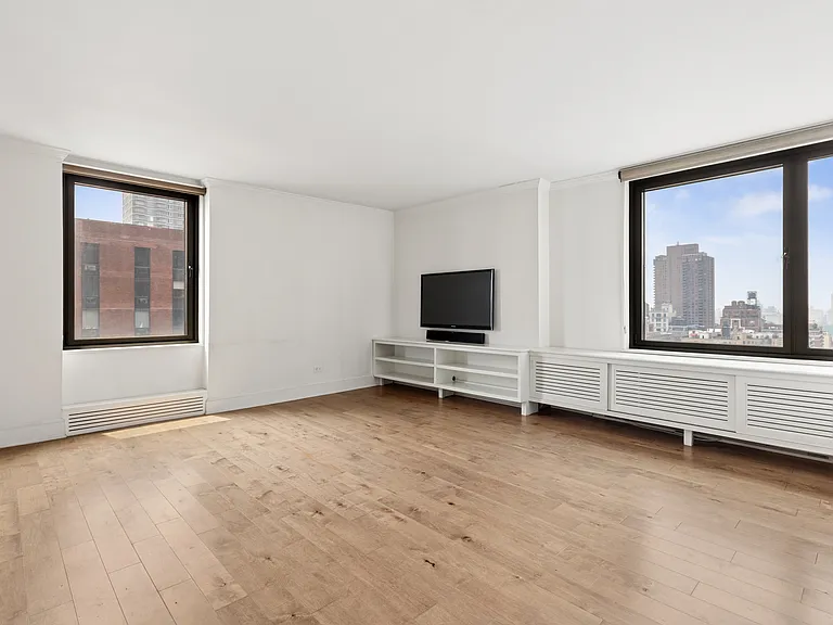 1641 3rd Ave #28D — Photo 1