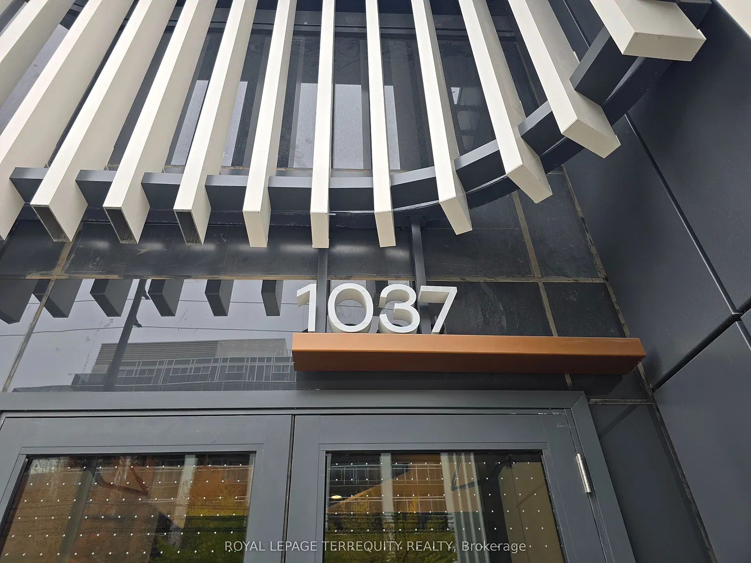 2 bed, $2,850 — Photo 2