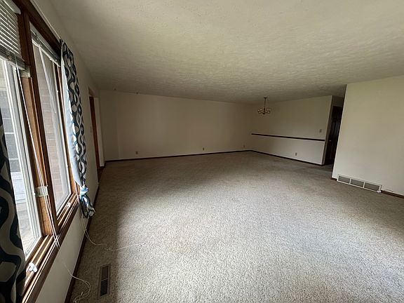 3rd image of 435 N Clarmar Ave