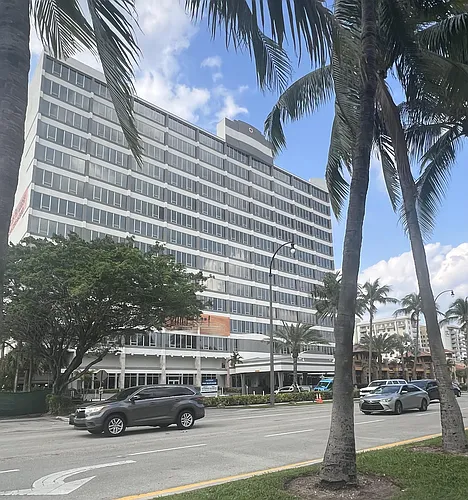 2455 E Sunrise Blvd #917-I Photo 1