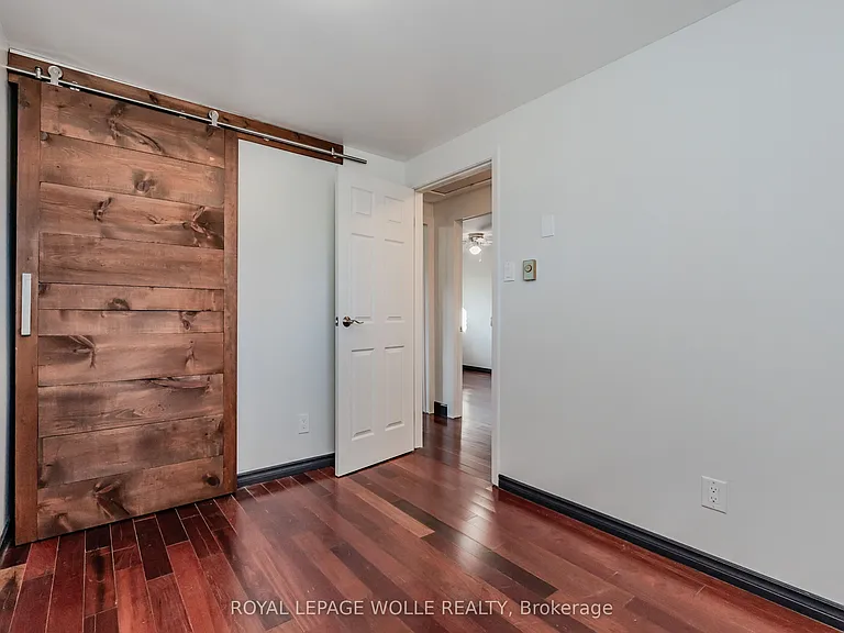 550 Parkview Cres — Photo 16