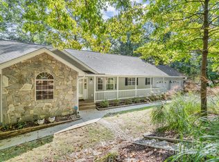 94 Hounds Chase Dr, Hendersonville, NC 28791