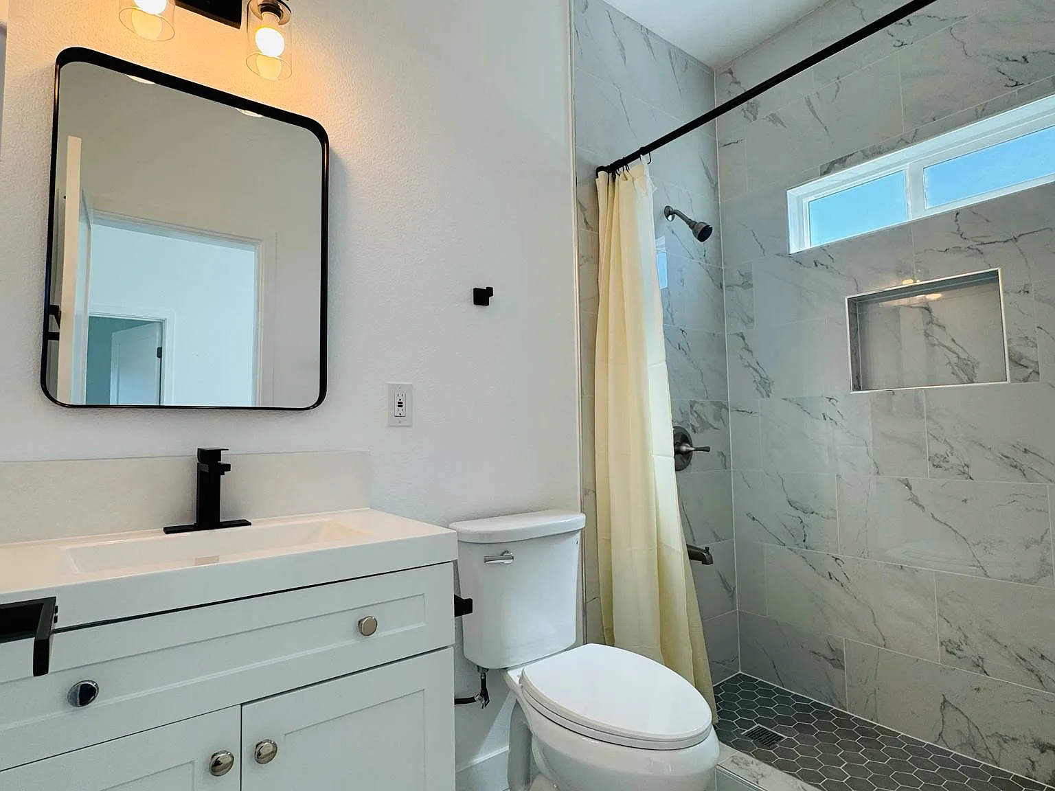 4 bed, 1200 sqft, $1,230 — Photo 3