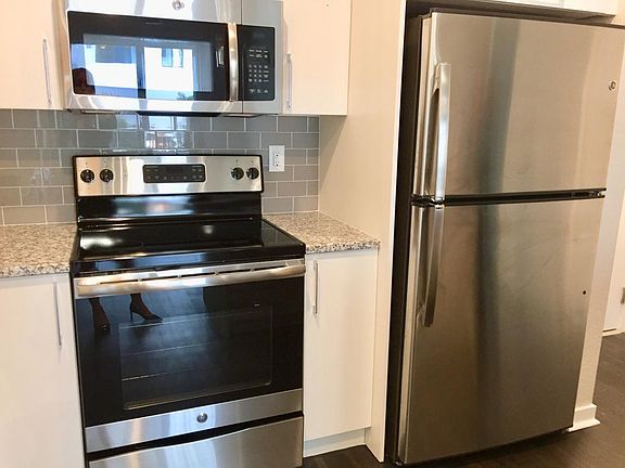 2nd image of 115 SE 4th St