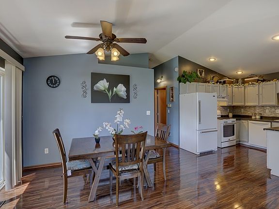5th image of 1905 Wisteria Ln