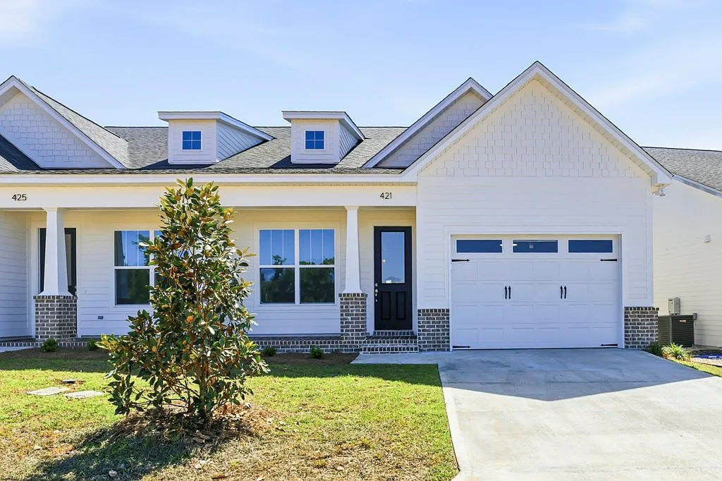 3 bed, 2.5 bath, 1670 sqft, $2,295 — Photo 1